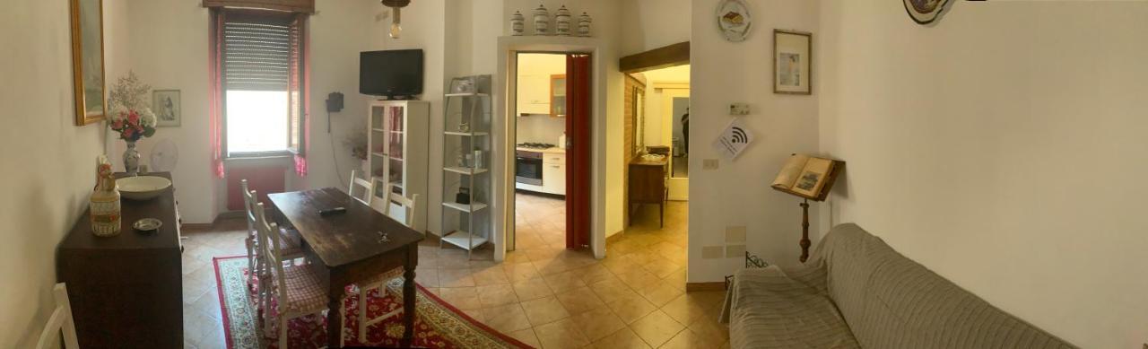 Appartamento Centrale Piacenza Luaran gambar